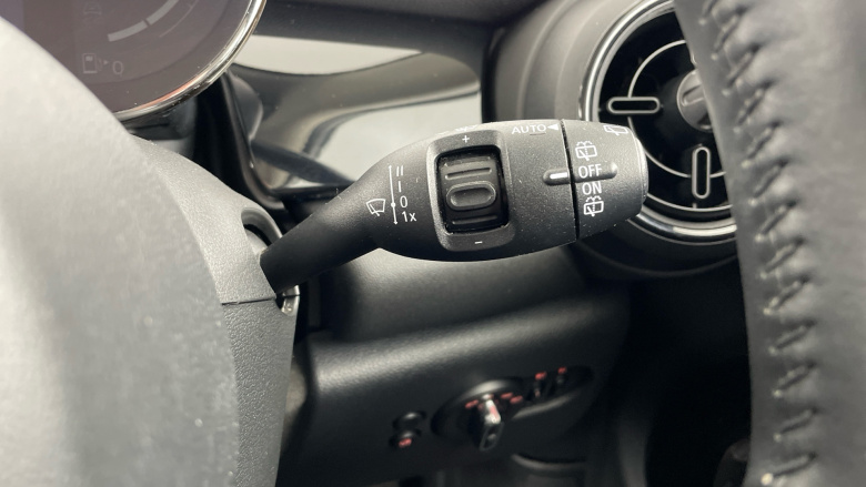 MINI Hatchback 1.5 Cooper Classic 3dr Petrol Hatchback